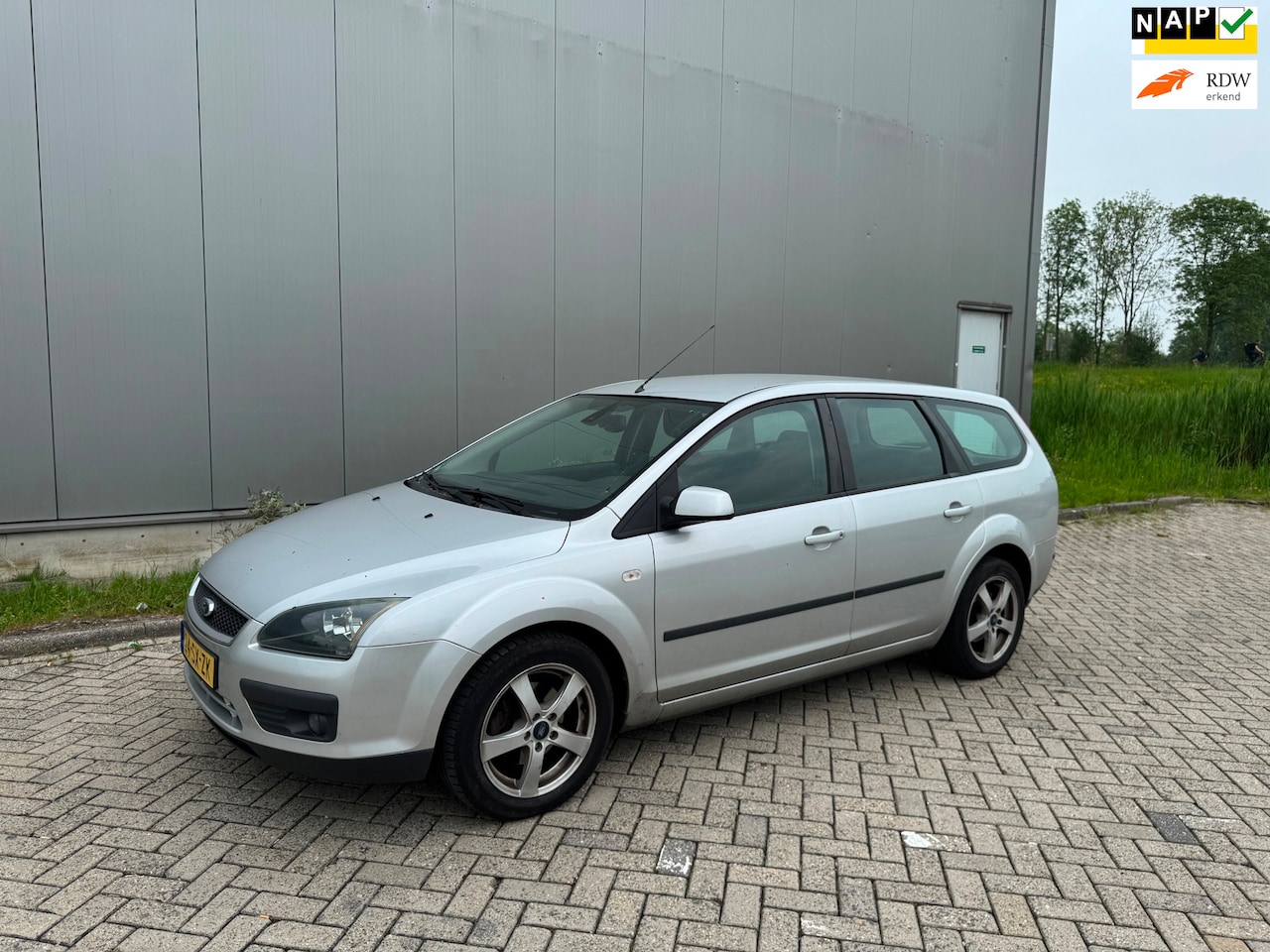 Ford Focus Wagon - 1.6-16V Futura leest tekst aub - AutoWereld.nl