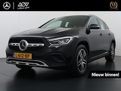 Mercedes-Benz GLA-Klasse - 250 e Luxury Business Solution | Trekhaak | Sfeerverlichting | Distronic Cruise Control &