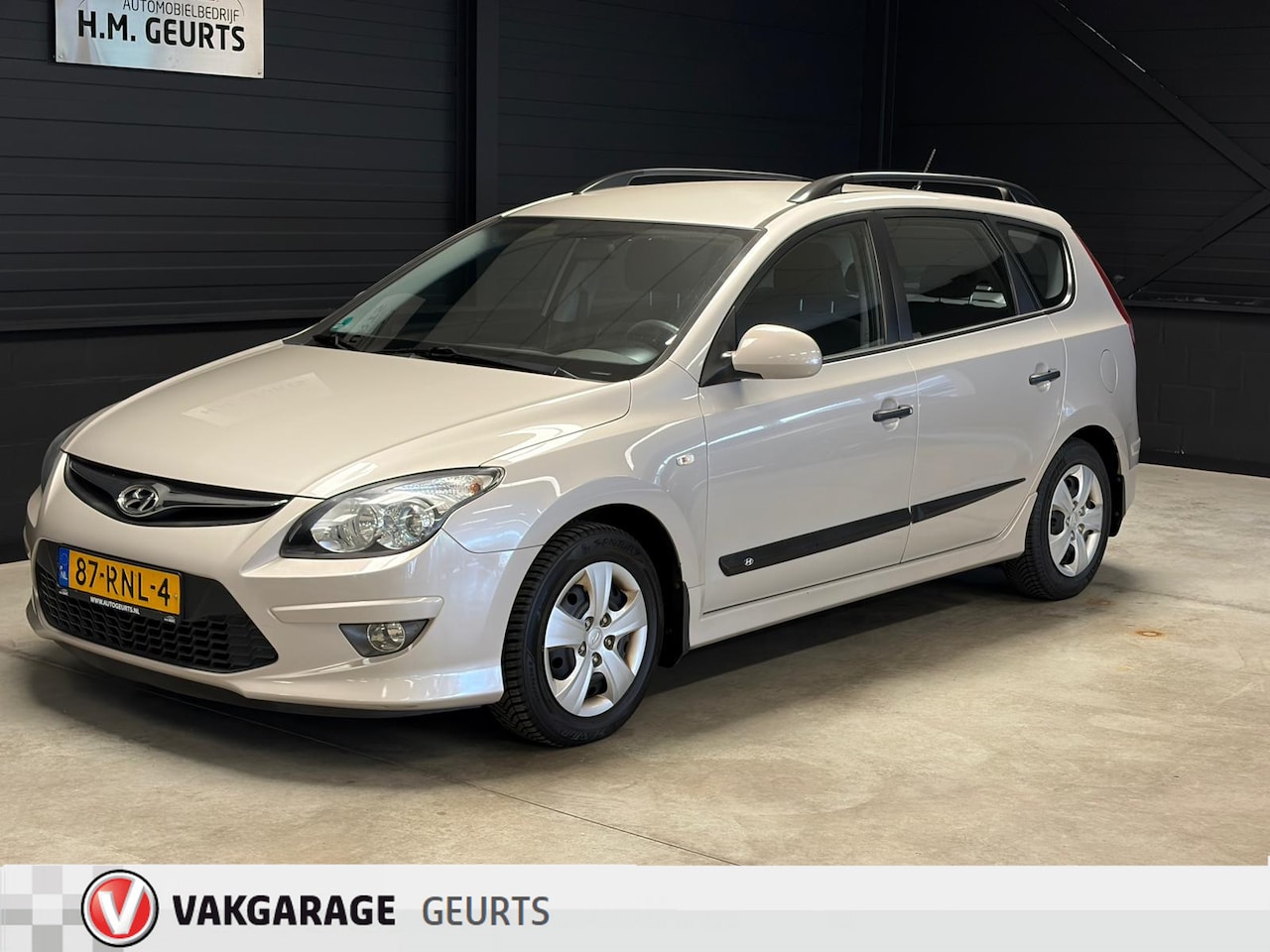 Hyundai i30 CW - 1.6i Automaat Airco Nette Volledig Onderhouden Auto! - AutoWereld.nl