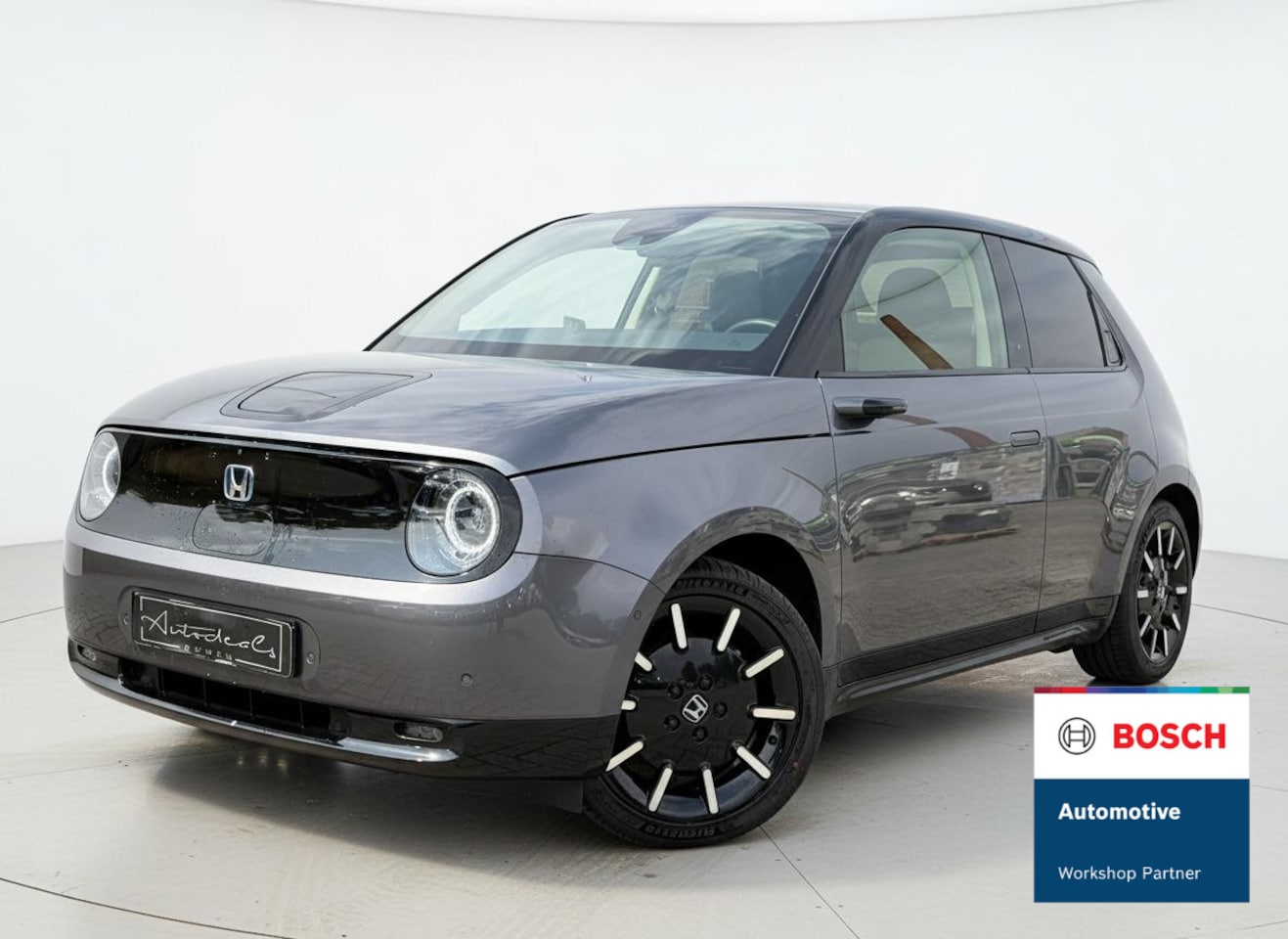 Honda e - Advance 17" CARPLAY - PANO - STOELVERWARMING - 360 CAMERA - DIGITALE SPIEGELS - AutoWereld.nl