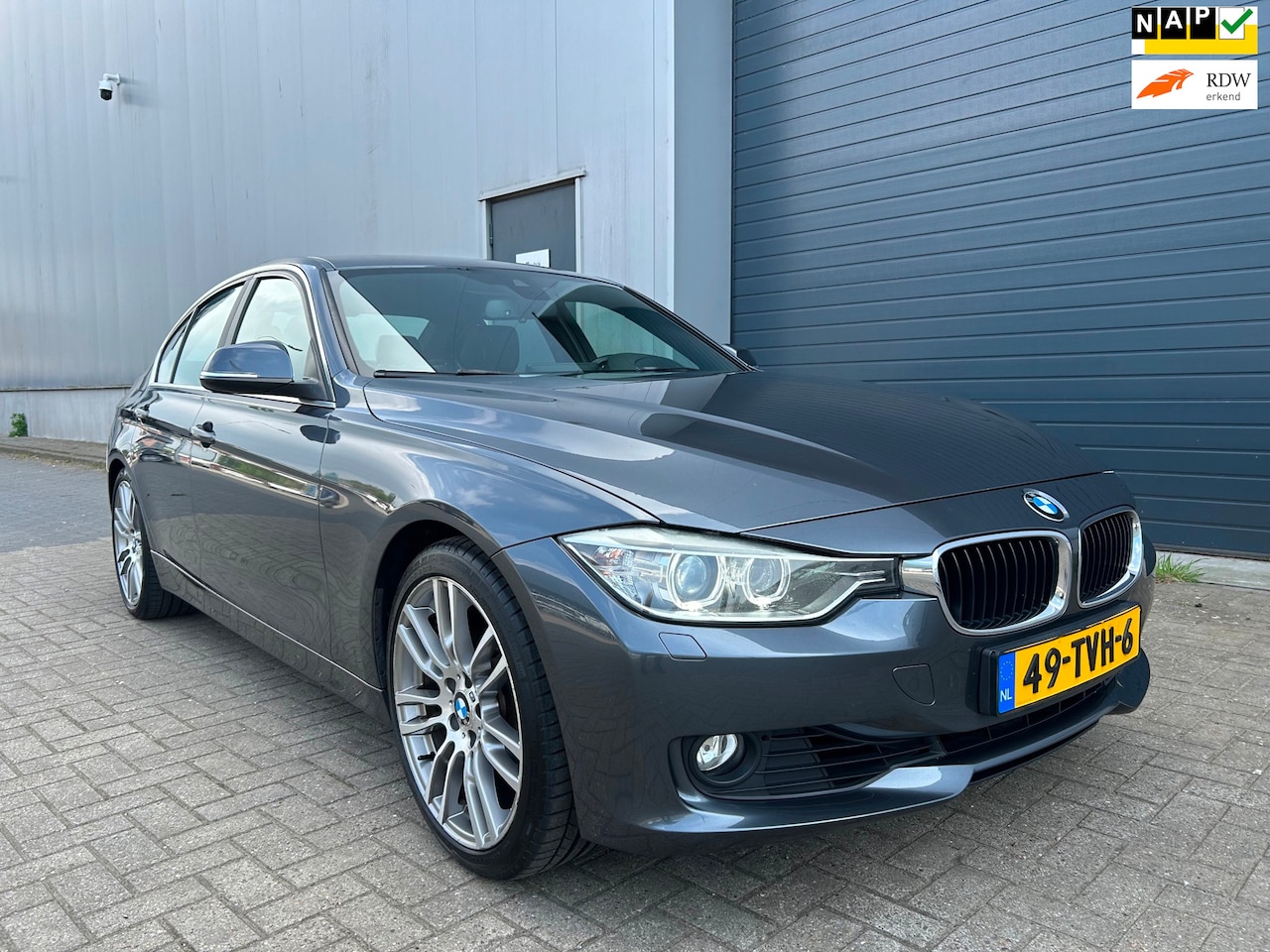 BMW 3-serie - 320i High EXE AUT LEDER NAVI HUD XENON - AutoWereld.nl