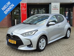 Toyota Yaris - 1.5 Hybrid STYLE TREKHAAK PARK-SENSOREN STOELVERW BLIND SPOT KEYLESS APPLE/ANDROID LED CLI