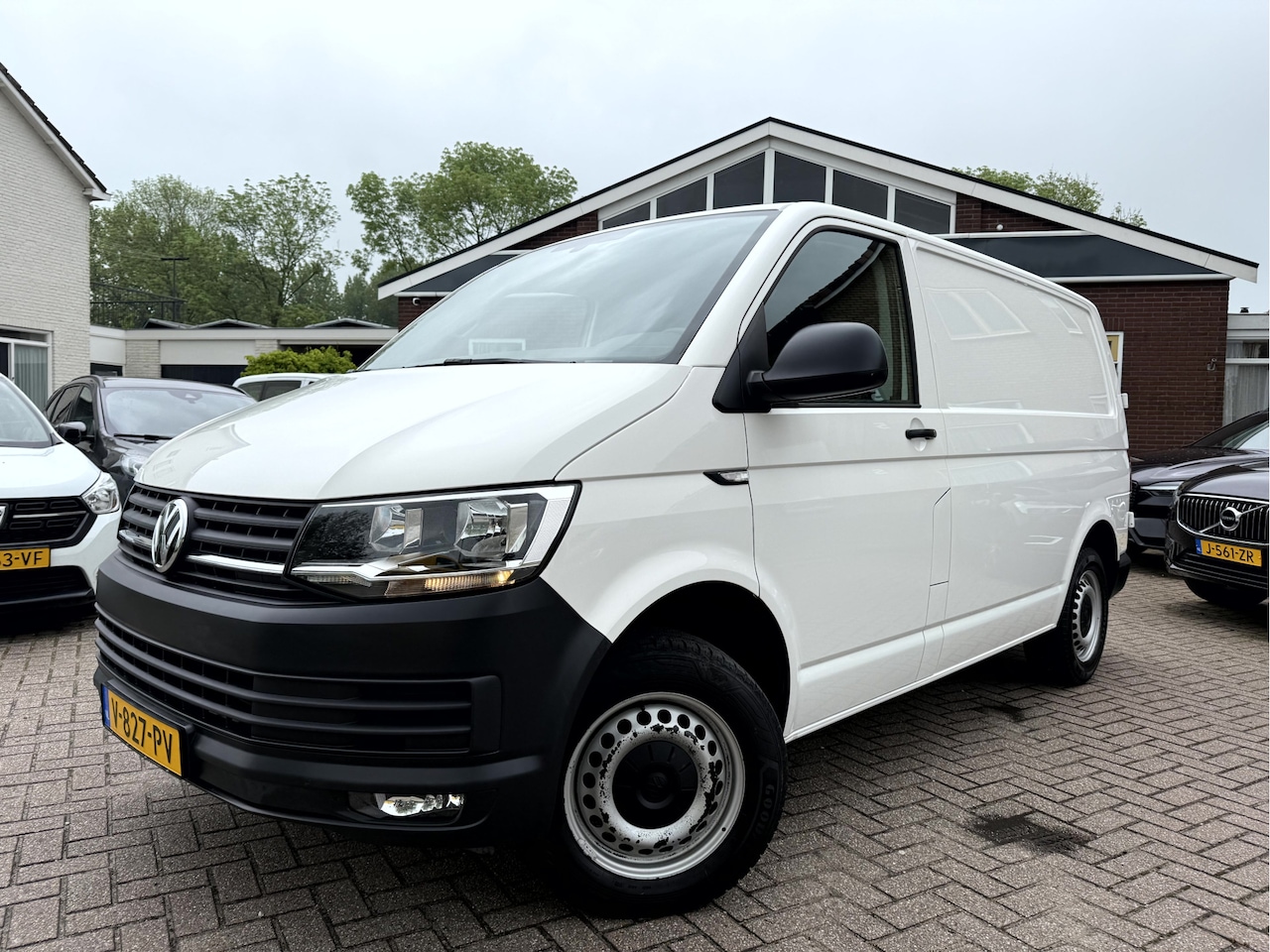 Volkswagen Transporter - 2.0 TDI Execuitve Pakket Trekhaak, App Connect, 3-Persoons - AutoWereld.nl