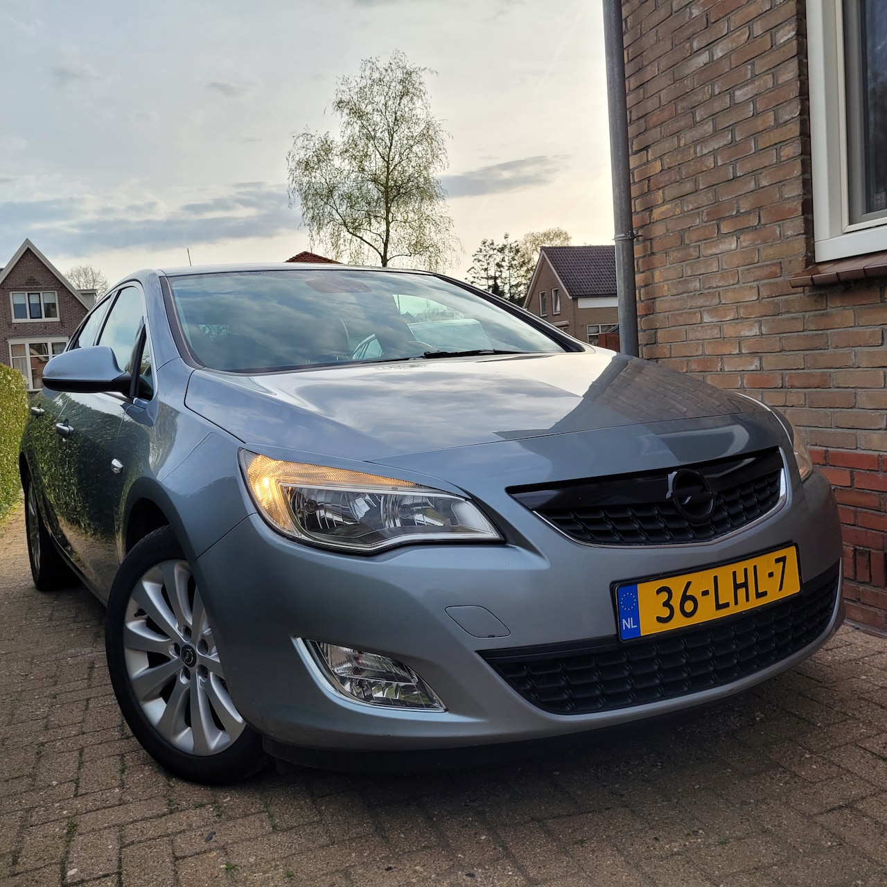 Opel Astra - 1.6 Cosmo - AutoWereld.nl
