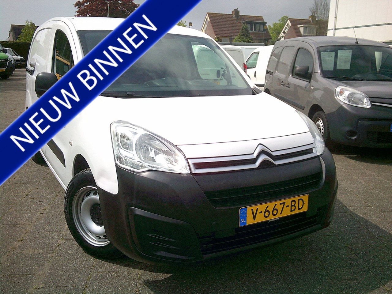 Citroën Berlingo - 1.6 BlueHDI 100 Club S&S VOORZIEN VAN AIRC0+CRUISE+TREKHAAK !!! - AutoWereld.nl