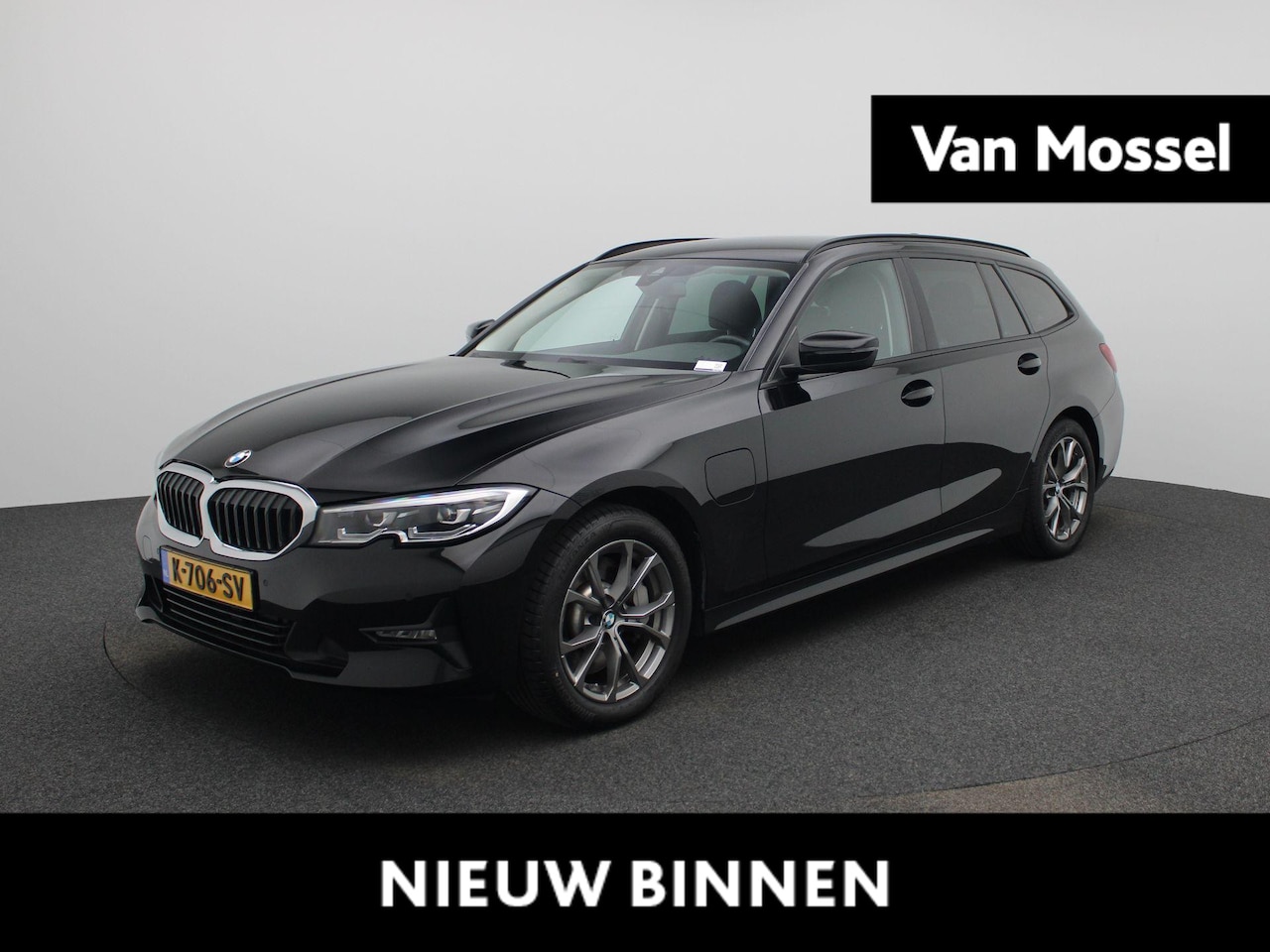 BMW 3-serie Touring - 330e | STOELVERWARMING | NAVIGATIE | ELEKTRISCHE ACHTERKLEP | LEDEREN BEKLEDING | APPLE CA - AutoWereld.nl