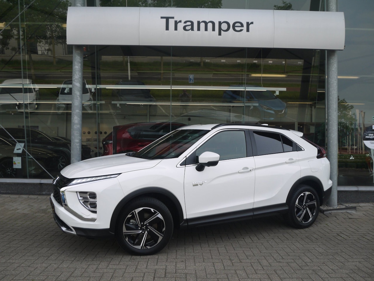 Mitsubishi Eclipse Cross - 2.4 PHEV First Edition|Rijklaar - AutoWereld.nl