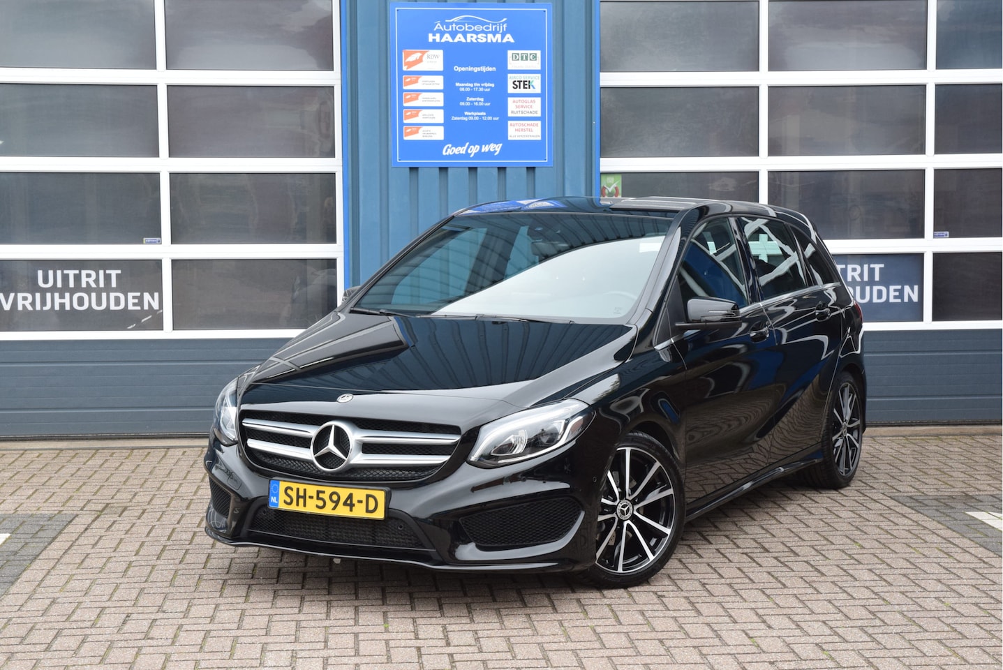 Mercedes-Benz B-klasse - 180 Business Solution AMG Upgrade Edition 180 Business Solution AMG Upgrade Edition - AutoWereld.nl