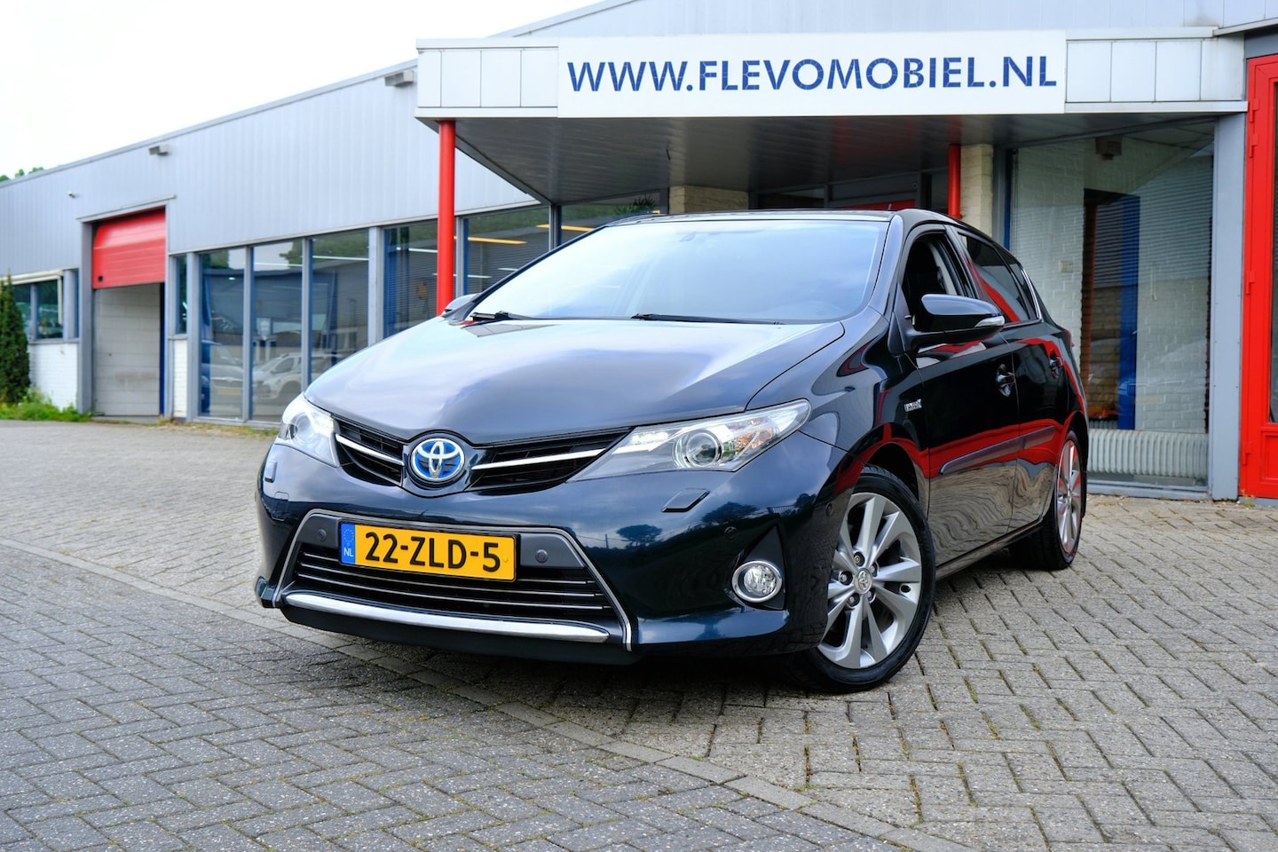 Toyota Auris - 1.8 Hybrid Lease Pro Aut Pano|Navi|Clima|Cam - AutoWereld.nl