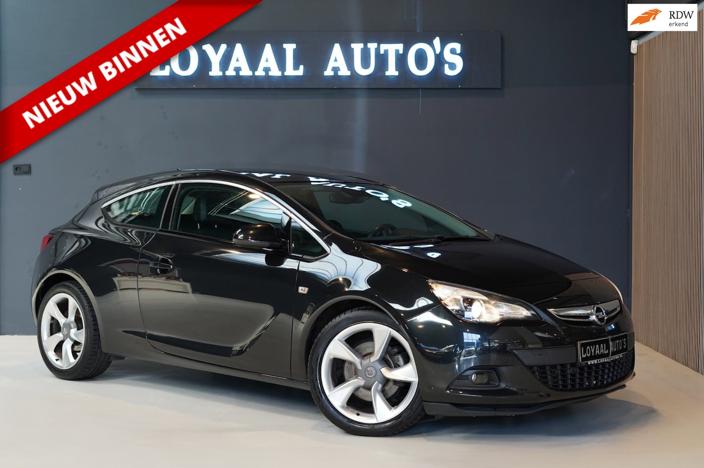 Opel Astra GTC - 1.4 Turbo Sport | AIRCO | CRUISE | PDC | STOEL.VERW | ELEK.RAMEN | APK. - AutoWereld.nl