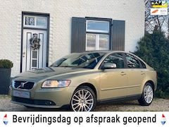 Volvo S40 - 1.6D Edition II|Leder|Bluetooth|Clima|Cruise|NAP|Nette auto