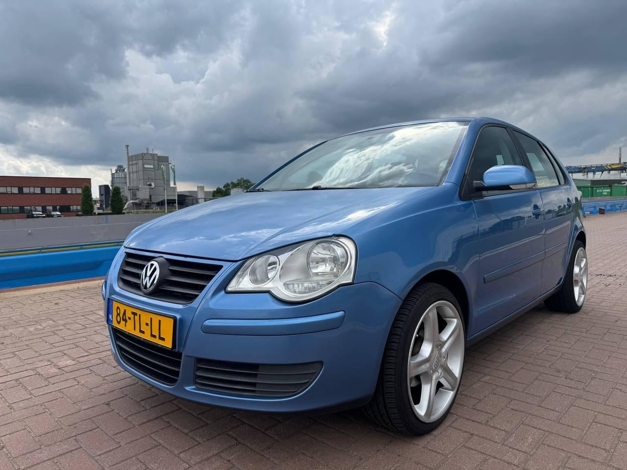 Volkswagen Polo - 1.6-16V Optive /Airco/Cruise/Trekhaak/Nieuwe APK - AutoWereld.nl