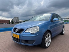 Volkswagen Polo - 1.6-16V /Airco/Cruise/Trekhaak/Nieuwe APK