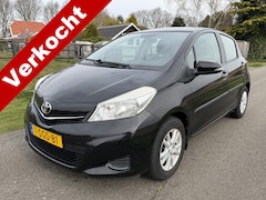 Toyota Yaris - 1.0 VVT-i Now Airco / PDC / Trekhaak