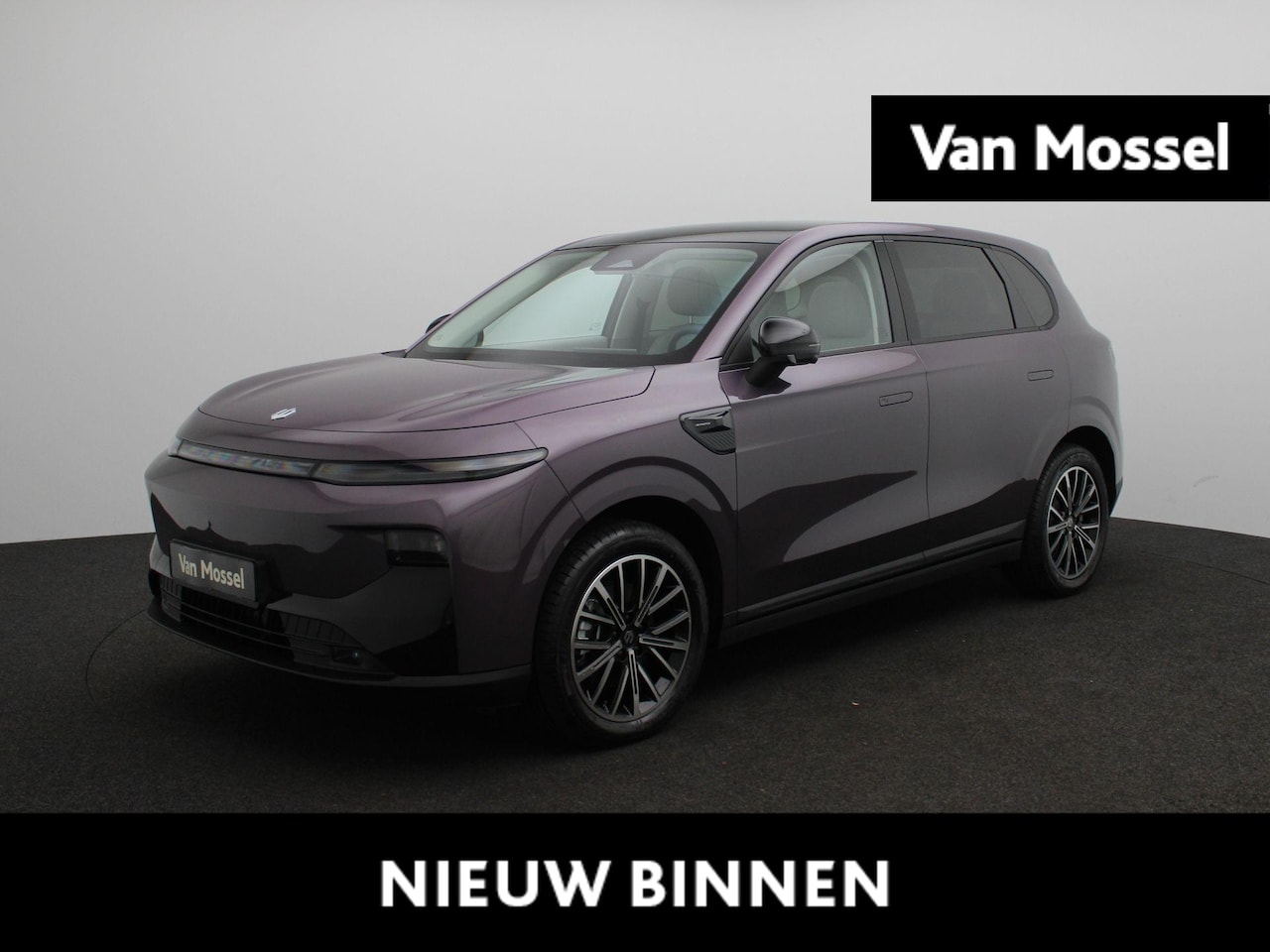 Leapmotor B10 - Design ProMax 67.1 kWh | VOORRAAD VOORDEEL | TOT 4 JAAR GARANTIE | VAN € 33.745,- VOOR € 3 - AutoWereld.nl