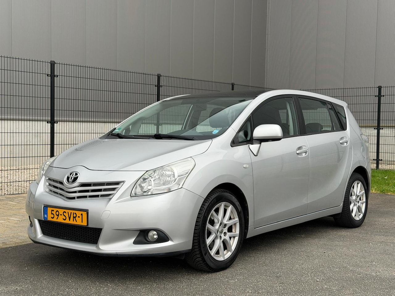 Toyota Verso - 1.8 VVT-i Business|CAMERA|PANO|TREKHAAK|LEDER - AutoWereld.nl