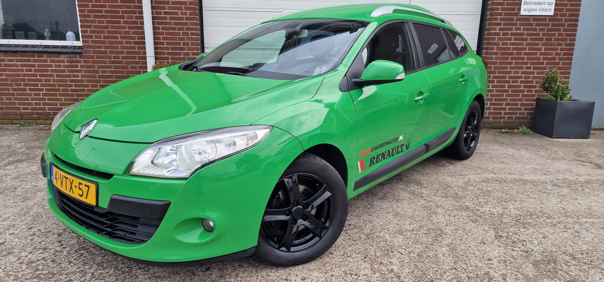 Renault Mégane - 1.5 dCi Expression In nog een nette staat verkerende Renault Megane 1.5 Dci nav tech grijs kenteken. Apk tot - AutoWereld.nl