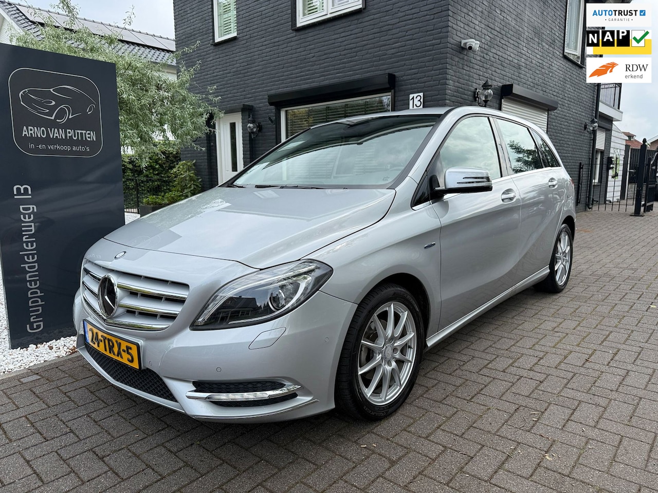 Mercedes-Benz B-klasse - 180 Ambition /Leer /Led /Cruise /Navigatie - AutoWereld.nl