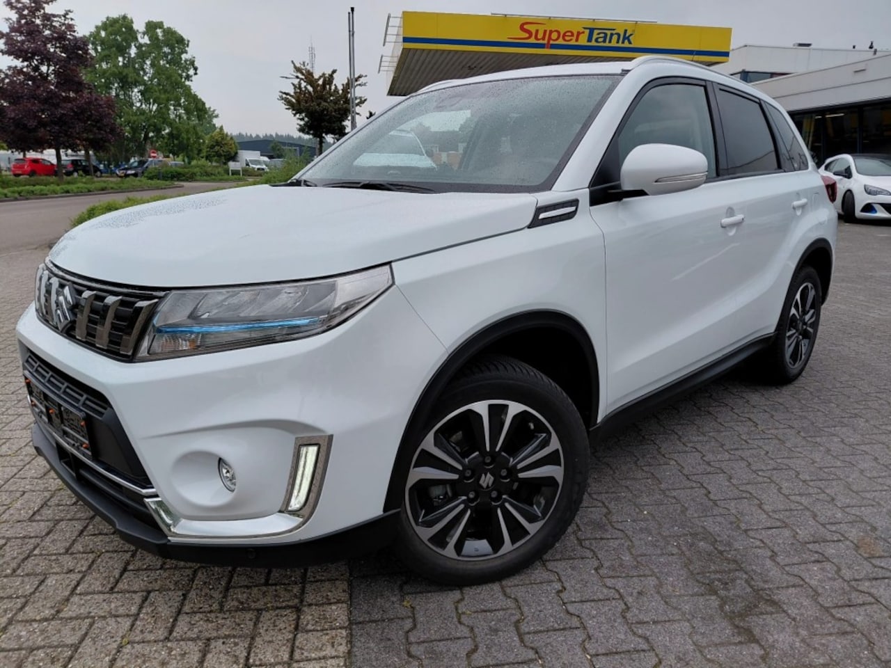 Suzuki Vitara - 1.5 HYBRID STYLE A/T PANO CARPLAY 360 CAMERA ADD. CRUISE - AutoWereld.nl