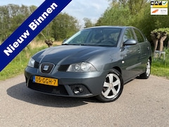 SEAT Ibiza - 1.6-16V Freestyle / Zo meeneemprijs / Technisch goed / NAP / Airco / Radio-cd Speler