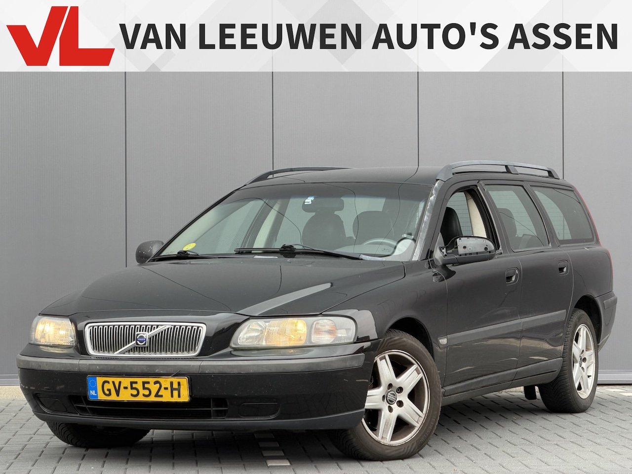 Volvo V70 - 2.4 | Lees tekst | INRUILER - AutoWereld.nl