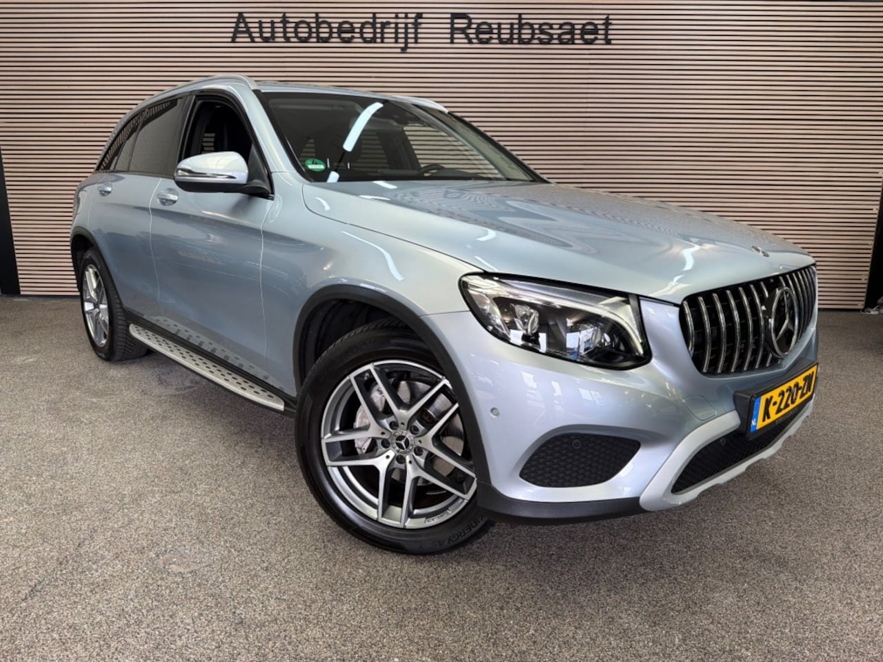 Mercedes-Benz GLC-klasse - 250 4MATIC Premium Memory Luchtvering Leer Cruise Navi Trekhaak Incl 12Mnd Garantie - AutoWereld.nl