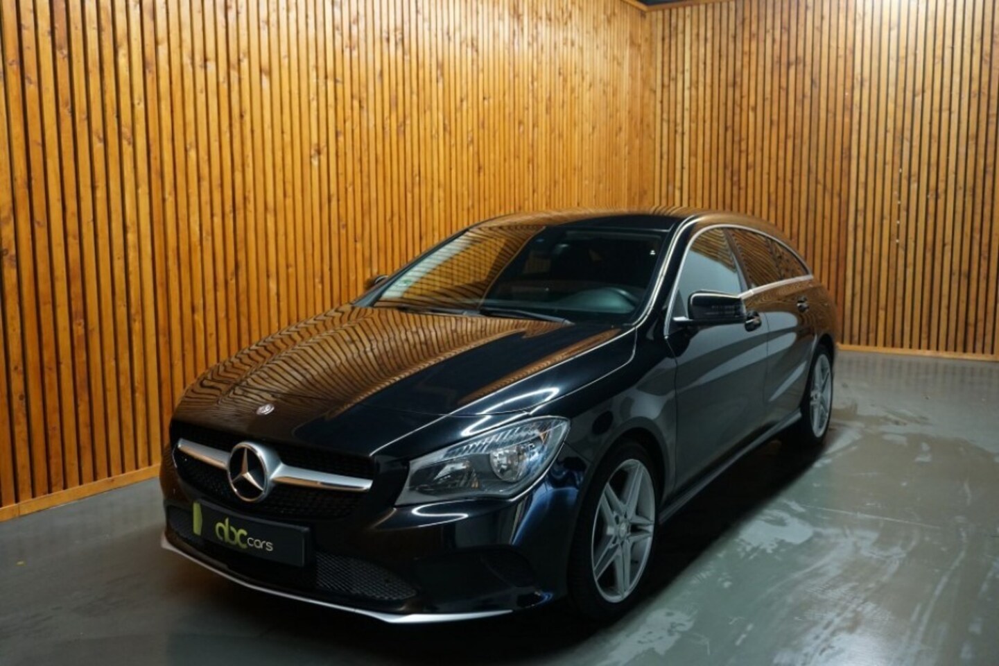 Mercedes-Benz CLA-klasse Shooting Brake - SHOOTING BRAKE 180D AMBITION NAVI AC - AutoWereld.nl