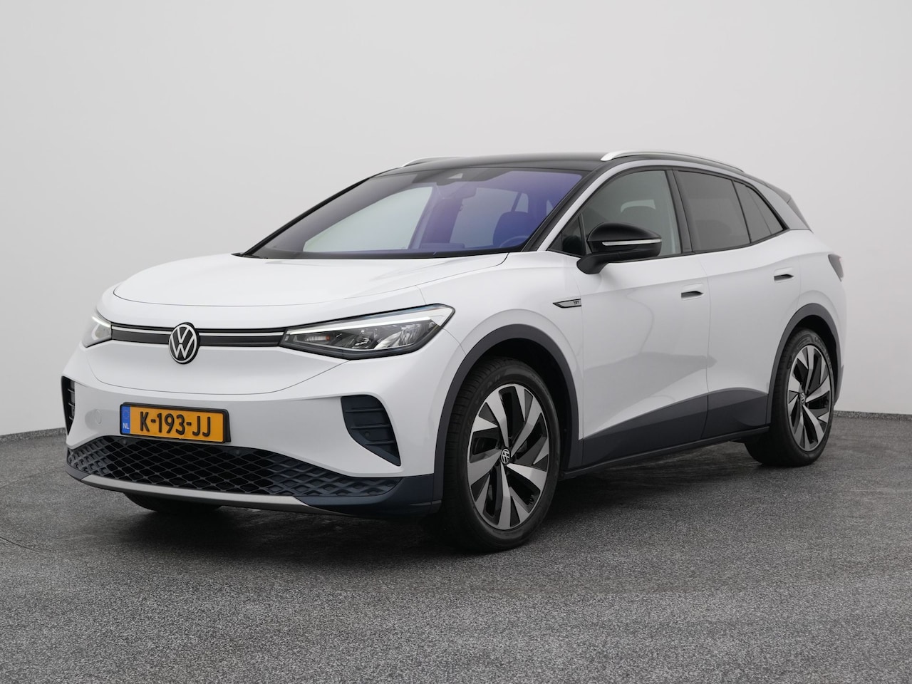 Volkswagen ID.4 - First 77 kWh | ADAPTIVE | STOEL- EN STUURVERW. | TREKHAAK - AutoWereld.nl