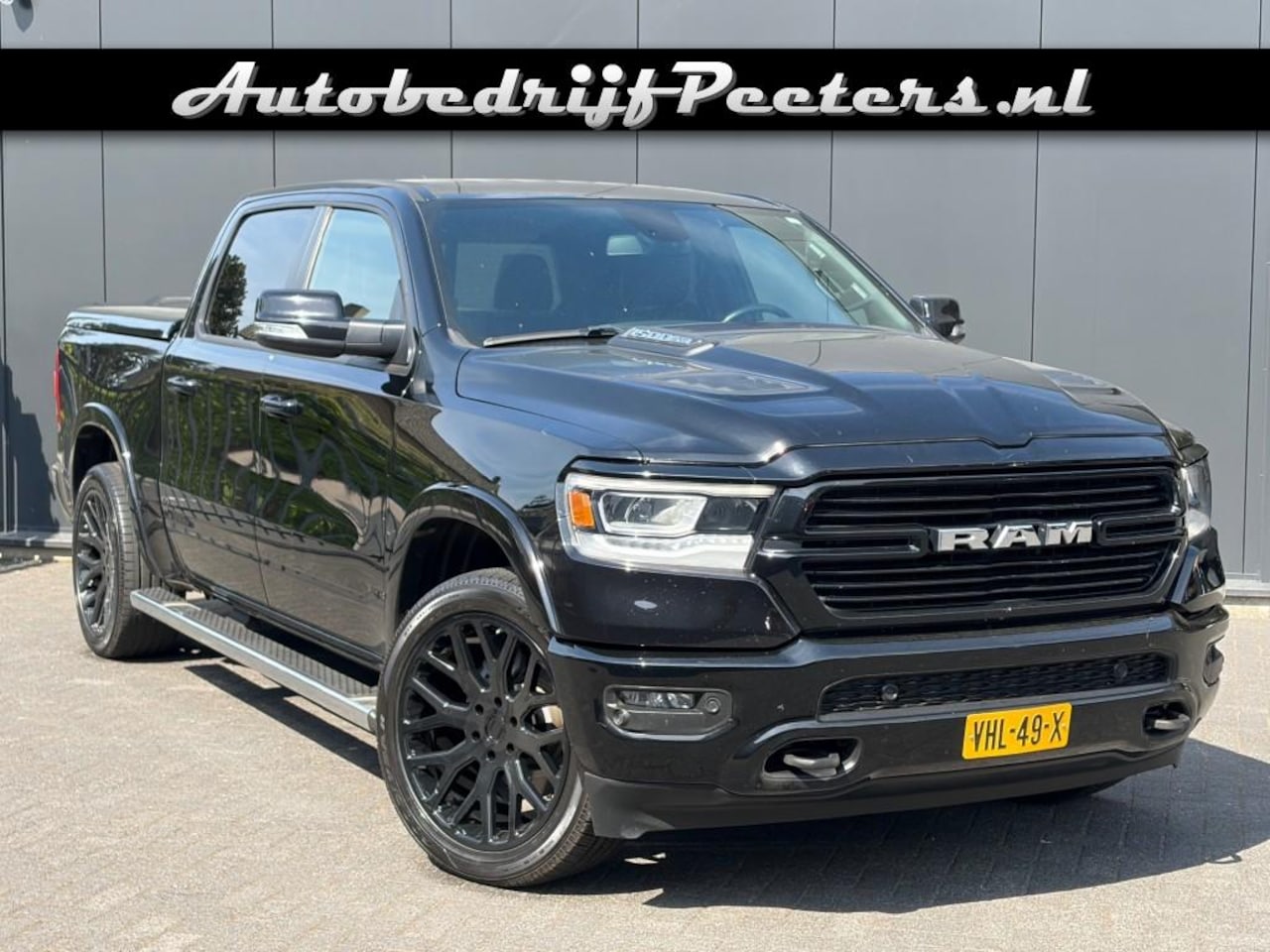 Dodge Ram - 5.7 V8 LPG Crew Cab Laramie Sport LED Camera Carplay Stoelventilatie Trekhaak - AutoWereld.nl