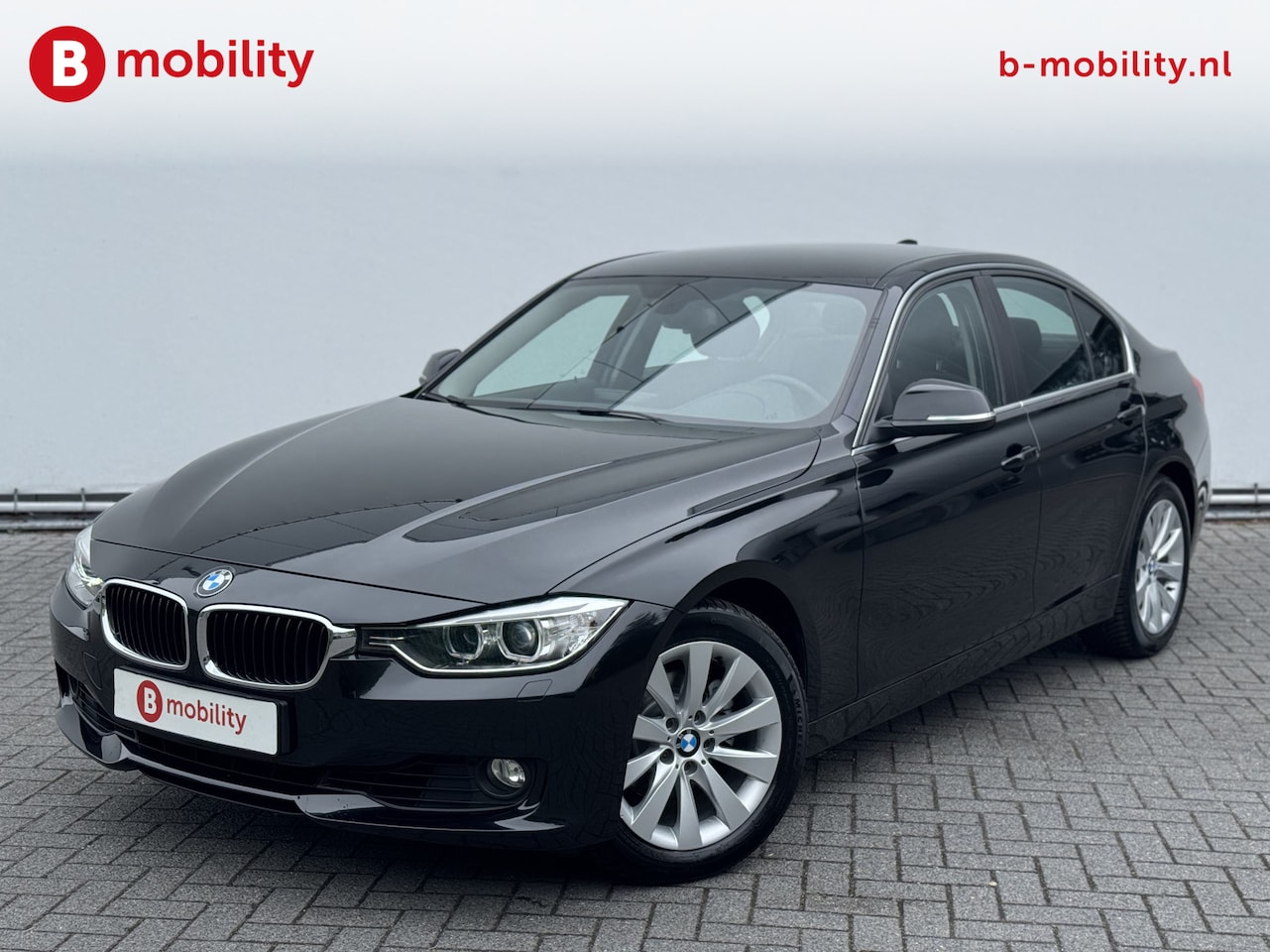 BMW 3-serie - 320i Upgrade Edition Automaat | Navigatie | Cruise Control | PDC - AutoWereld.nl