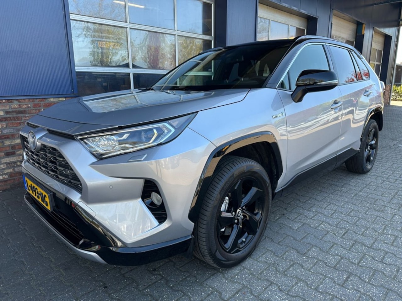 Toyota RAV4 - 2.5 Hybrid Bi-Tone 2.5 HYBRID BI-TONE, Camera Keyless, Carplay, ALL IN Prijs. - AutoWereld.nl