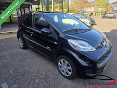 Peugeot 107 - 1.0-12V Millesim 200