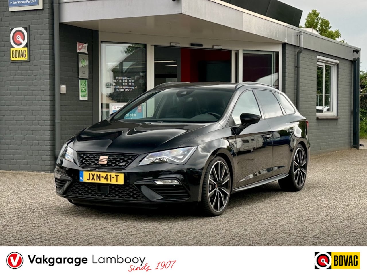 SEAT Leon ST - 2.0 TSI Cupra 300 4Drive Brembo Kuipstoelen Pano - AutoWereld.nl