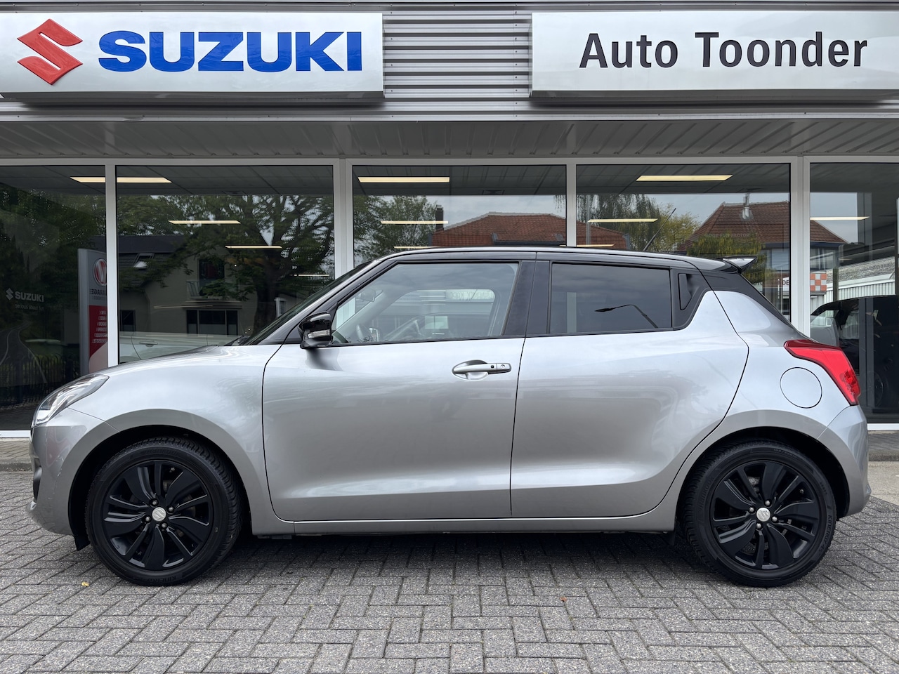 Suzuki Swift - 1.0 Stijl Smart Hybrid 1.0 Stijl Smart Hybrid - AutoWereld.nl