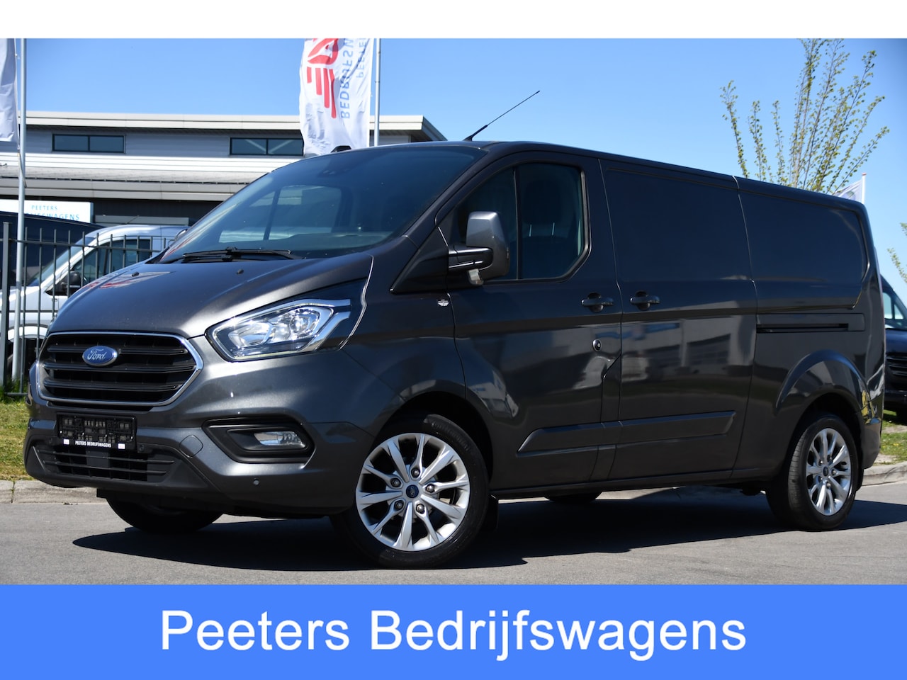 Ford Transit Custom - 300 2.0 TDCI L2H1 Limited Camera, Cruise, Carplay, 2 x Schuifdeur, Trekhaak, 130pk, Stoelv - AutoWereld.nl