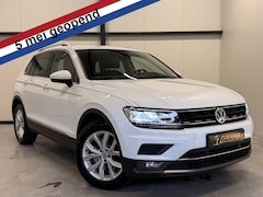 Volkswagen Tiguan - 2.0 TSI 4Motion Highline | Leder | Electrische trekhaak | Stoelverwarming | Achteruitrijca