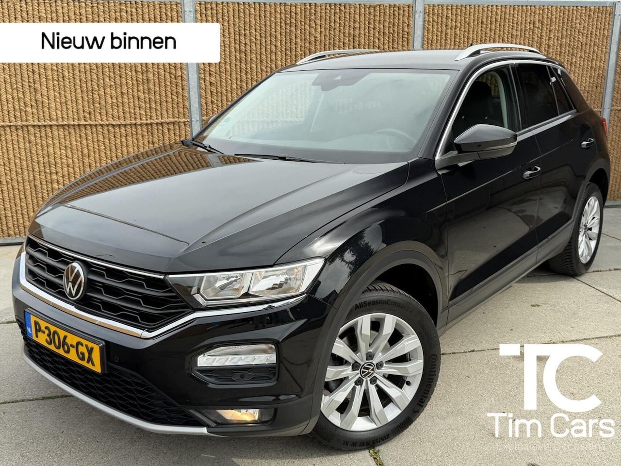 Volkswagen T-Roc - 1.5 TSI Style Business Automaat | Climate control | Cruise control adaptief | Navigatiesys - AutoWereld.nl