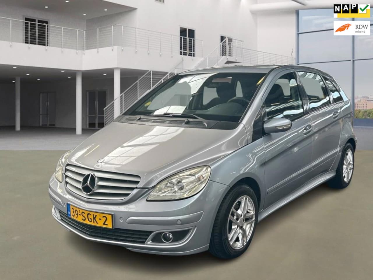 Mercedes-Benz B-klasse - 170 automaat airco cruise hoge instap - AutoWereld.nl
