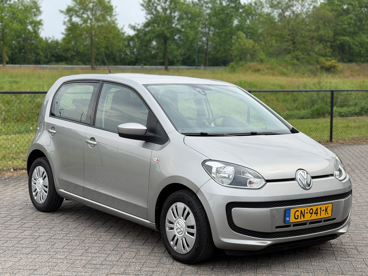 Volkswagen Up! - 1.0 move up! BlueMotion+Airco+Navi+NAP - AutoWereld.nl