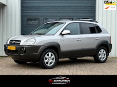 Hyundai Tucson - 2.7i V6 4WD Style 2e EIG / AUTOMAAT / LEER