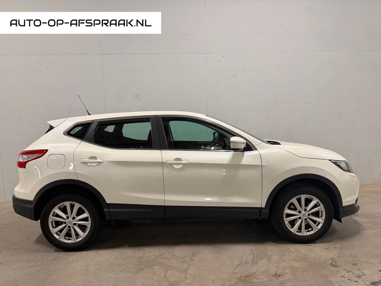 Nissan Qashqai - 1.2 Acenta Navi Camera Clima Cruise C. PDC APK NAP - AutoWereld.nl