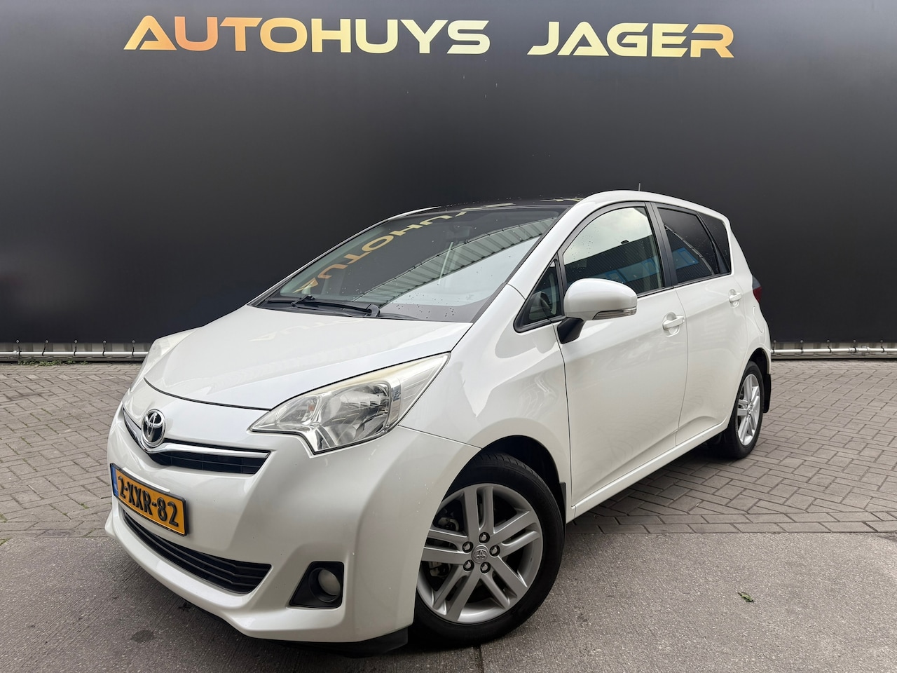 Toyota Verso S - 1.3 VVT-i Dynamic Automaat Camera Pano - AutoWereld.nl