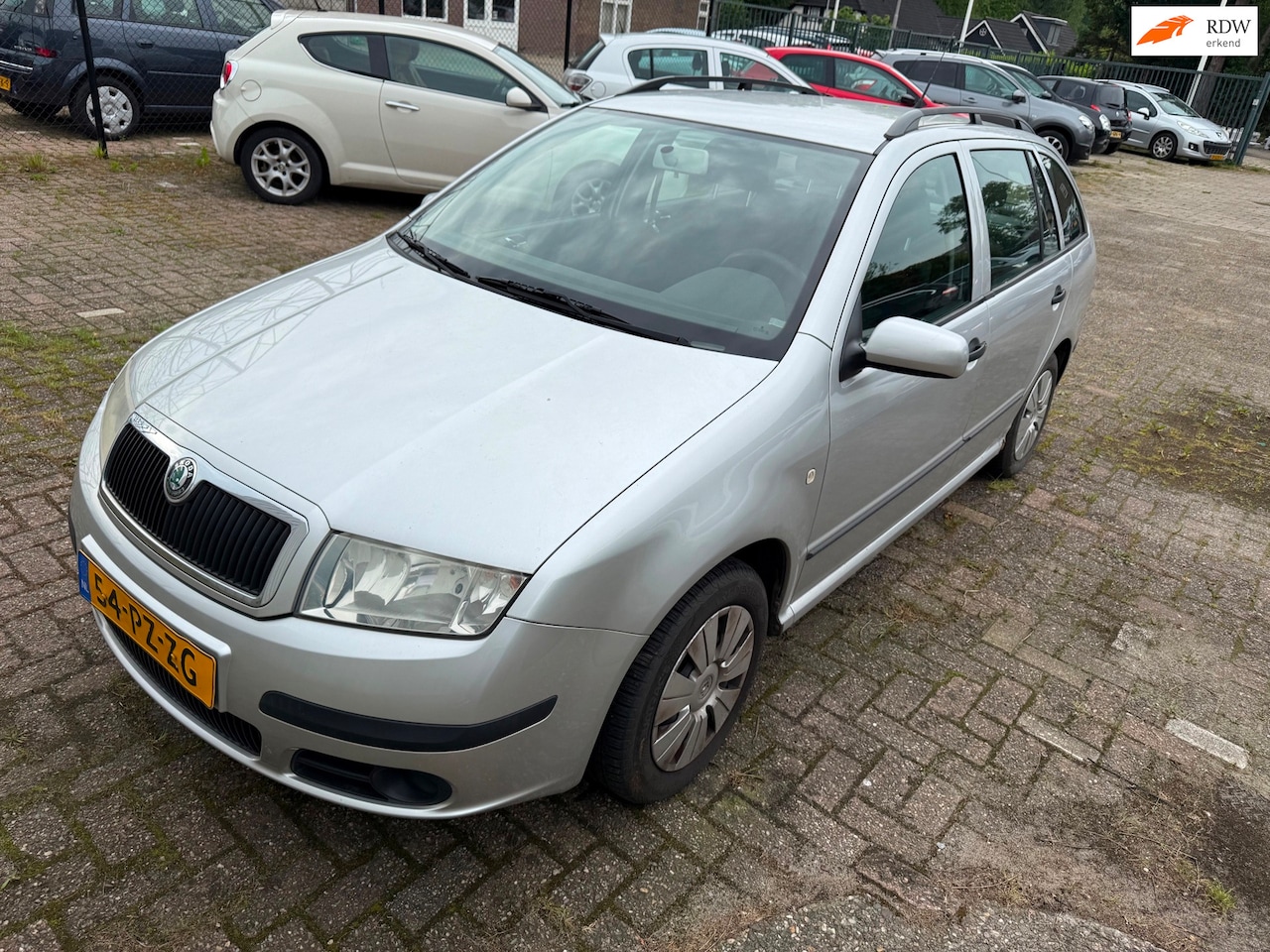 Skoda Fabia Combi - 1.4-16V Ambiente AC CRUISE APK 01-2027 - AutoWereld.nl