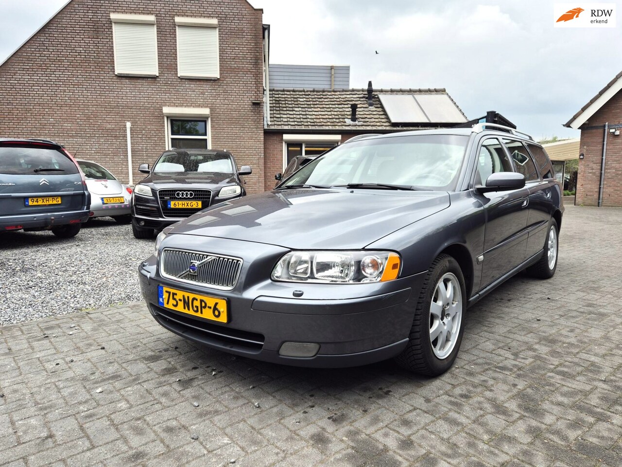 Volvo V70 - 2.4 Leer Airco Cruise 16" Sportvelgen - AutoWereld.nl
