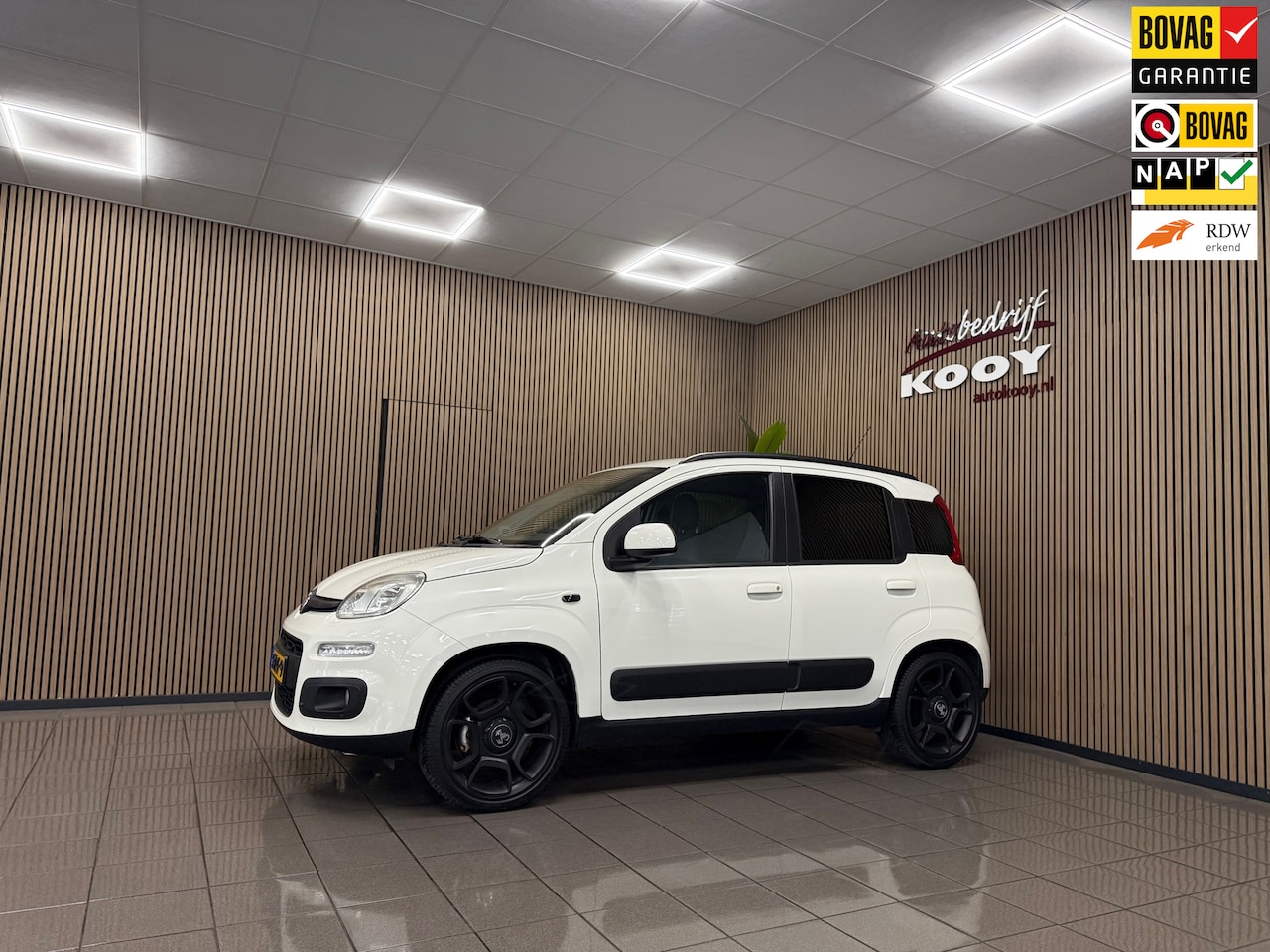 Fiat Panda - 0.9 TwinAir Sempre * Trekhaak / Airco / 17" LM Velgen / NL Auto * - AutoWereld.nl