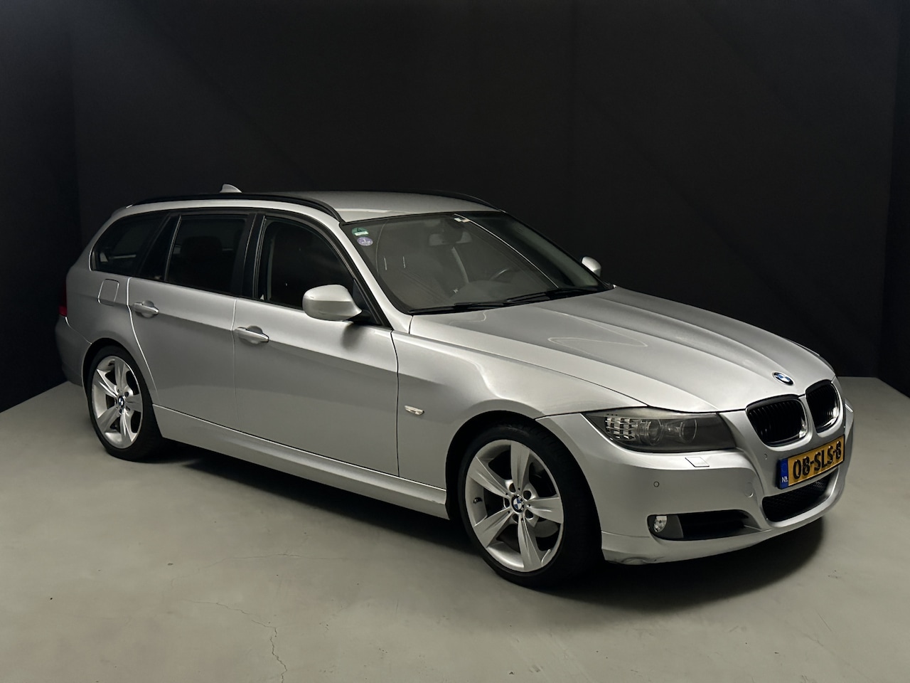 BMW 3-serie Touring - 318i Corporate Lease Luxury Line *Well-Kept*Full Leather*CC*Navi* - AutoWereld.nl