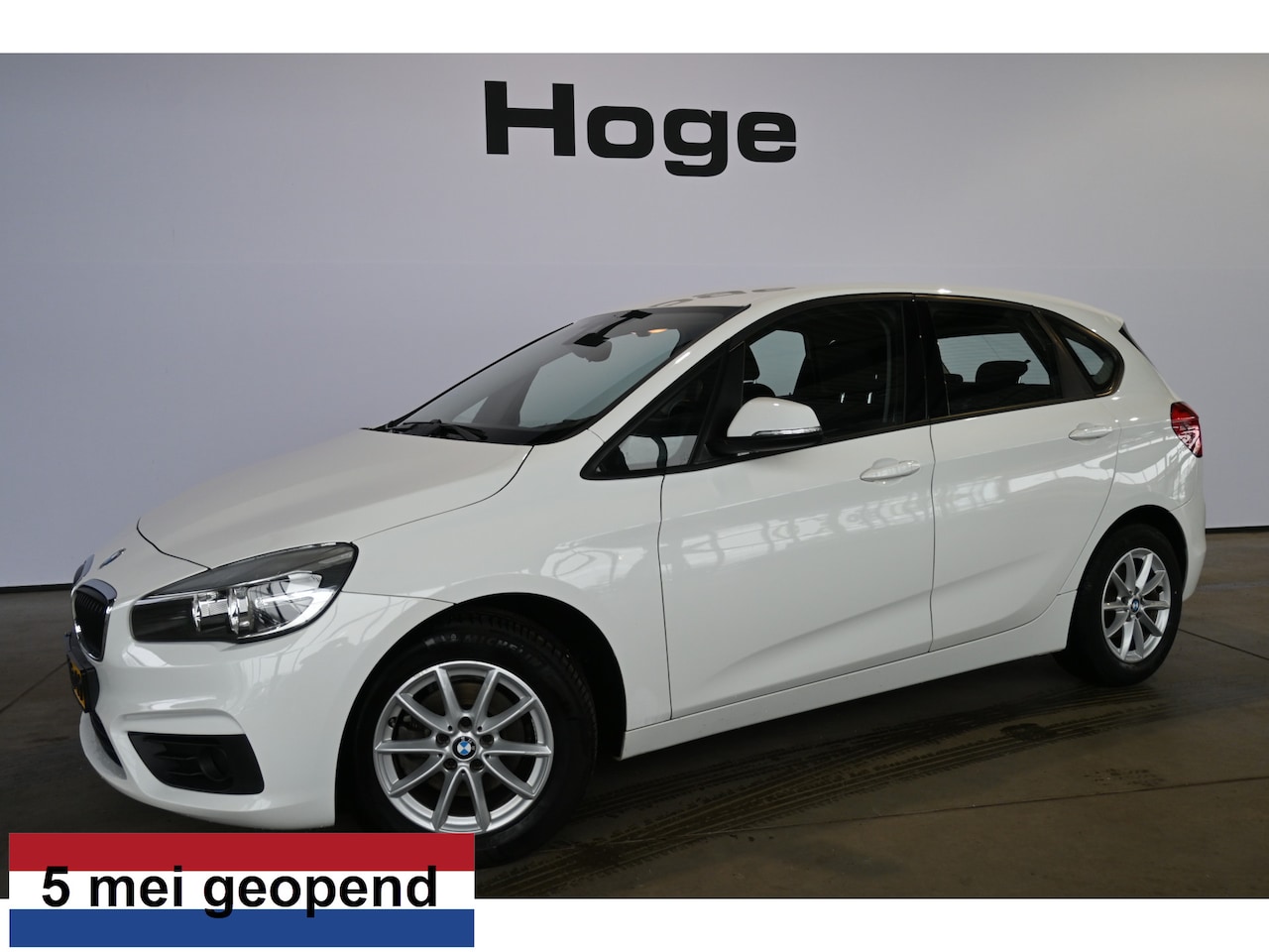 BMW 2-serie Active Tourer - 218i Airco Trekhaak LED Lichtmetaal Rijklaarprijs Inruil Mogelijk! - AutoWereld.nl