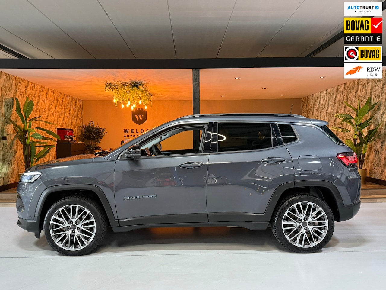 Jeep Compass - 4xe 190 Plug-in Hybrid Electric Limited Garantie Carplay 360 Camera Blindspot ACC Navi Cli - AutoWereld.nl