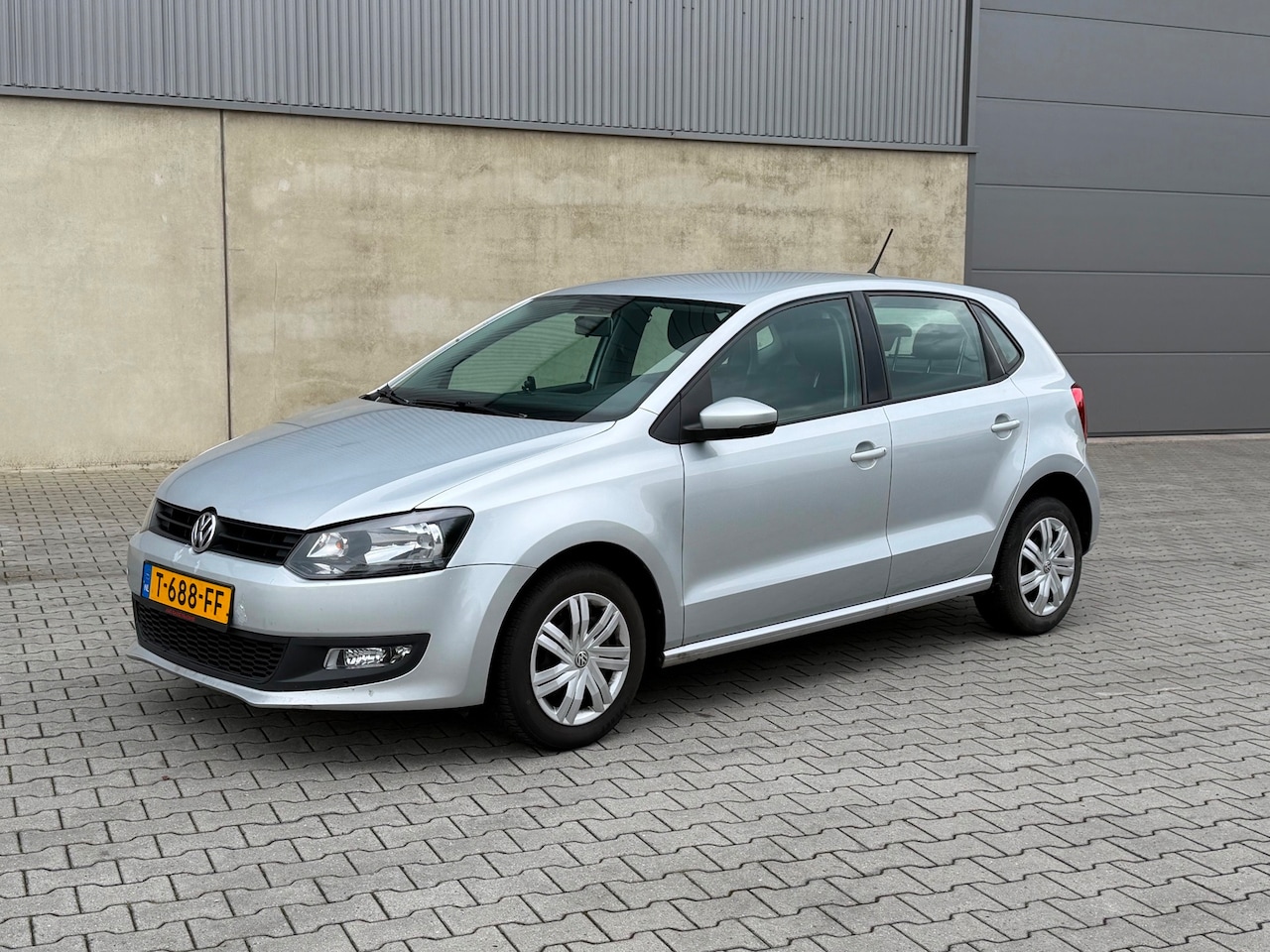 Volkswagen Polo - 1.2 Easyline 5 DEURS+CLIMATE AIRCO+NAVIGATIE+4X ELEKTRISCHE RAMEN+APK 08-06-2027+2 SLEUTEL - AutoWereld.nl