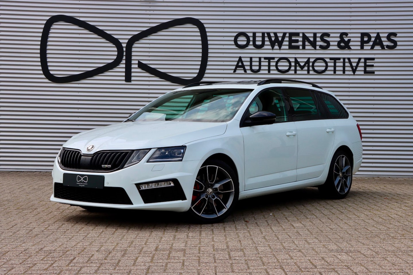 Skoda Octavia Combi - 2.0 TSI RS | CANTON | PANORAMA | LED | CARPLAY - AutoWereld.nl